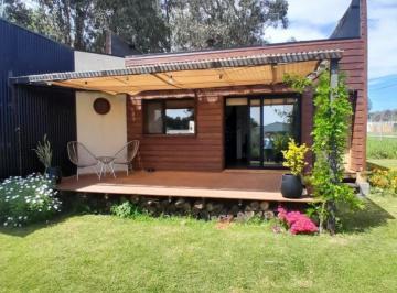 Casa · 1m² · 3 Ambientes · Casa en Alquiler Temporario en Barrio Acantilados
