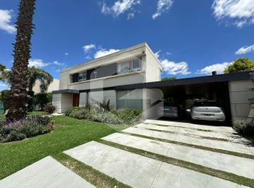 Casa · 225m² · 6 Ambientes · Casa en Venta