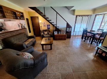 Imagen1 · Chalet de 4 Ambientes con Garage y Gran Parque.