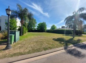 Terreno · 951m² · Lote en Venta Cadaques (Funes Hills)