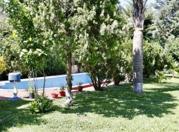 Quinta vacacional · 1600m² · 5 Ambientes · 1 Cochera · Quinta en San Nicolas de Los Arroyos