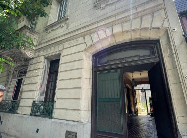 Casa · 238m² · 7 Ambientes · 1 Cochera