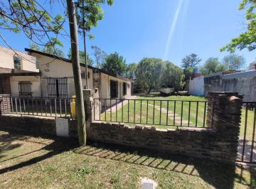 Casa a reciclar en venta Funes · Aguaribay 400 - Casa a Reciclar en Venta 2 Dorm. - Funes