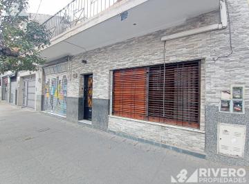 Casa · 190m² · 4 Ambientes · Casa en Venta Moron - con Local Al Frente