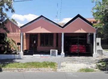 Casa · 500m² · 4 Ambientes · 2 Cocheras · Casa de 3 Dorm - Apto Bancor - Escritura Inmediata - Paso de Los Andes - B° Parque Velez Sarfield
