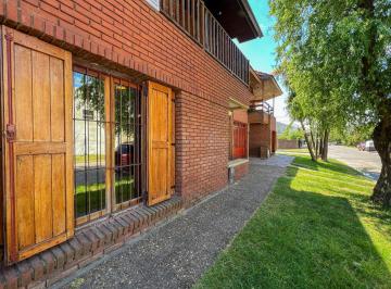 Casa · 170m² · 4 Ambientes · Chalet 5 Amb - Villa Primera