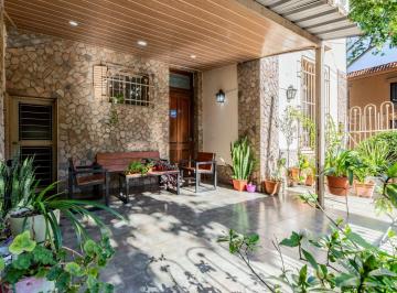 Casa · 120m² · 9 Ambientes · 1 Cochera · Venta/permuta - Casa de 3 Dorm. con Cochera. Parque Casado, Rosario.