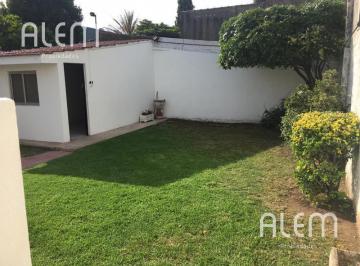 Casa · 130m² · 6 Ambientes · 2 Cocheras · Muy Linda Casa / Oportunidad!