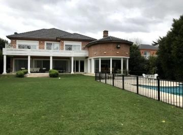 Casa · 572m² · 6 Ambientes · 5 Cocheras · Casa en Alquiler en Club de Campo Armenia