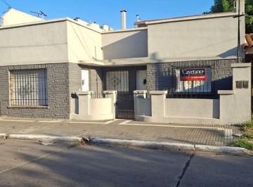 Casa de 1 ambiente, Lomas de Zamora · Casa Ideal Dos Familias en Lindo Barrio de Temperley Apta Credito