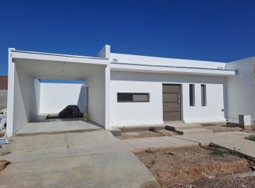 Casa · 110m² · 3 Ambientes · 1 Cochera · Venta - Casa 2 Dorm. en B° Semiprivado - Lujan de Cuyo