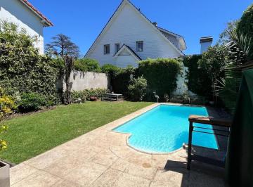 Casa · 208m² · 6 Ambientes · 1 Cochera · Casa en Guemes