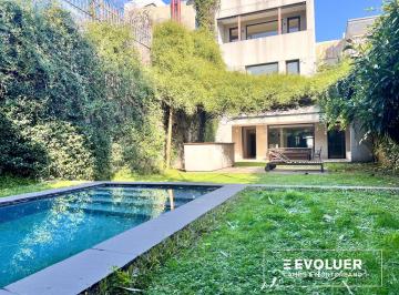 Casa · 600m² · 6 Ambientes · 1 Cochera · Casa de 3 Plantas, Jardín y Pileta en Barrio Parque