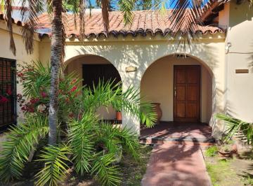 Foto · Casa Estilo Colonial en Barrio Las Rosas
