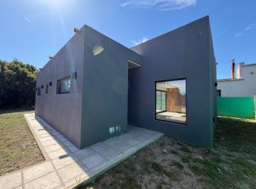 Casa · 86m² · 3 Ambientes · Casa en Lobos