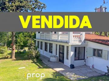 Casa · 260m² · 7 Ambientes · Espectacular Propiedad (2 Casas) con 3350 m² de Terreno, a 3 Cuadras de Ruta Nac. 38!