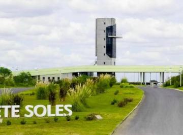 Terreno · 1756m² · Lote Único Esquina 7 Soles - Heredades - 1700 m²