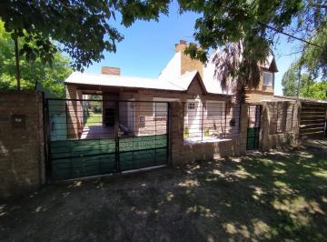 Casa · 70m² · 3 Ambientes · 1 Cochera · Propiedad en Venta - Mitre Al 900, Funes - 2 Dormitorio.
