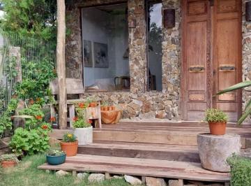 Casa · 1m² · 4 Ambientes · Divina Casa en La Barra a Pasos de La Playa