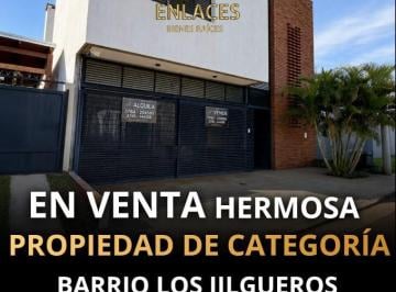 Casa · 224m² · 6 Ambientes · 2 Cocheras · Casa en Venta