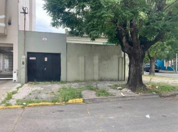Casa · 80m² · 3 Ambientes · 1 Cochera · Casa en Venta - 2 Dorm. 1 Baño - 300 m² - La Plata