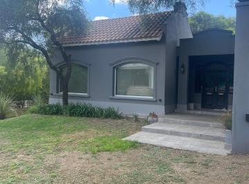 Casa de 7 ambientes, La Calera · La Rufina - Impecable - Cerca del Ingreso - Zona Plana - 1 Planta - 4 Dor. + Escrit