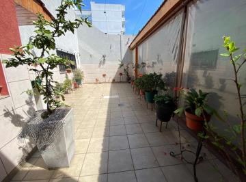 Casa · 202m² · 5 Ambientes · 1 Cochera · Venta - Casa - Ciudadela - Lote Propio - 5 Ambientes - Cochera - Posibilidad de Construccion