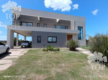 Casa · 185m² · 6 Ambientes · 1 Cochera · Casa en Barrio Privado El Ensueño