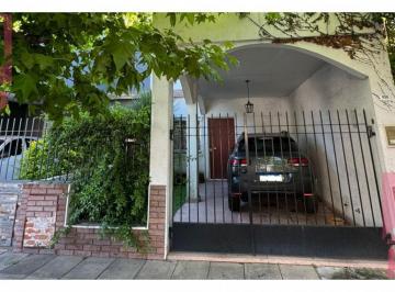 Casa · 135m² · 4 Ambientes · 1 Cochera · Duplex en Venta en Haedo