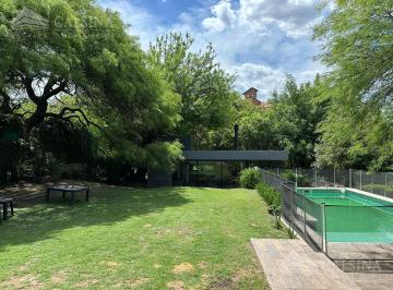 Casa · 992m² · 3 Dormitorios · 2 Cocheras · Casa en Venta Villa Warcalde Intercountry