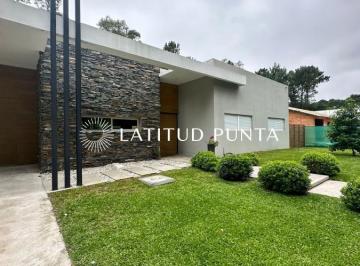 Foto1 · Casa en Alquiler en Parque Burnett