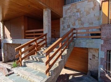 Casa · 600m² · 6 Ambientes · 9 Cocheras · Chalet Punta Mogotes Apto Hogar