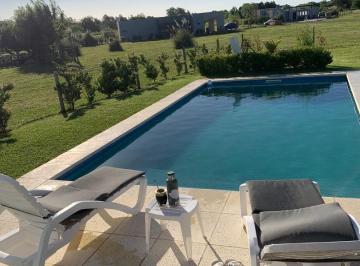 Casa · 200m² · 4 Ambientes · 2 Cocheras · Alquiler Temporario Medal Cc