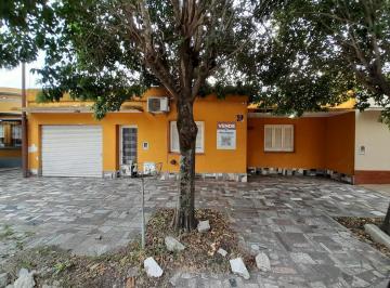 Casa · 124m² · 3 Ambientes · 1 Cochera · Casa en Junin - Barrio Belgrano