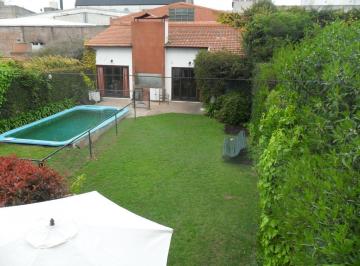 Casa · 13 Ambientes · 1 Cochera · Casa en Alquiler Temporada 2025