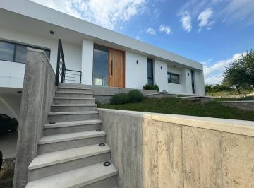 Casa de 6 ambientes, Alta Gracia · Casa Nueva en Alta Gracia Country Golf