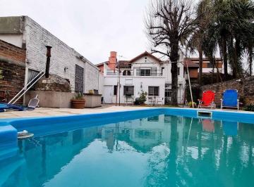 Casa · 270m² · 6 Ambientes · Casa en Venta 6 Ambientes Pileta Quincho Castelar