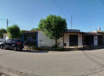 Casa de 3 ambientes, Río Tercero · Casa Esquina - Barrio Escuela