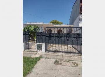 Casa · 100m² · 3 Ambientes · 1 Cochera · Casa en Venta en Moron