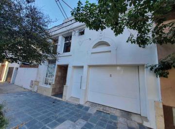 Casa · 278m² · 7 Ambientes · 2 Cocheras · Casa en Candioti Norte Se Vende con Proyecto de Reforma o Ya Realizada.