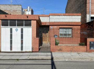 Casa · 104m² · 3 Ambientes · 1 Cochera · Casa en Venta 3 Ambientes con Garaje y Galpón