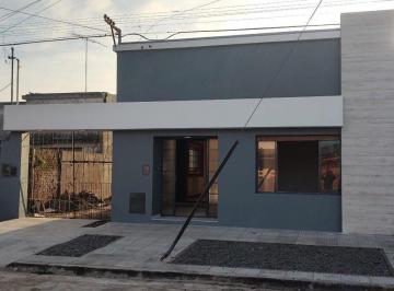 Casa de 4 ambientes, Balcarce · Casa en Balcarce a 1/2 Cuadra de Circunvalación