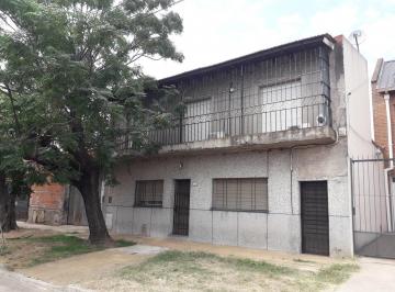 Casa · 135m² · 4 Ambientes · Venta de Casa en Lote de 400 m² en El Barrio de Tapiales