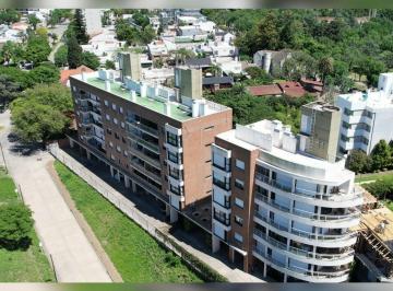 Departamento · 100m² · 4 Ambientes · 1 Cochera · Departamento en San Lorenzo