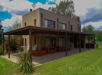 Casa · 101m² · 3 Ambientes · 3 Cocheras · Retasada - Venta Casa - Chacras del Molino / Exaltación de La Cruz