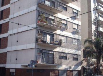Departamento de 4 ambientes, Lomas de Zamora · Depto 4 Amb C/balcon Al Fte en Lomitas!