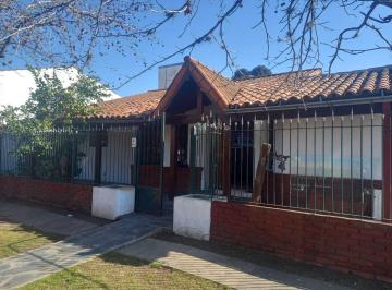Casa · 150m² · 7 Ambientes · 1 Cochera · Chalet en Venta en Barrio Uno, Ezeiza, G. B. a. Zona Sur