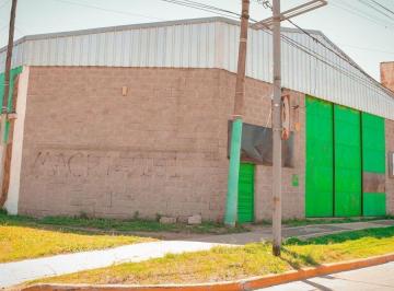Bodega-Galpón · 467m² · 3 Ambientes · Vende Galpón Esquina Sobre Ovidio Lagos Zona Industrial