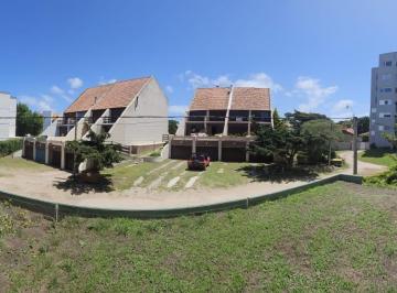 Casa de 4 ambientes, Villa Gesell · Amplio Triplex a Pasos del Mar en Barrio Norte