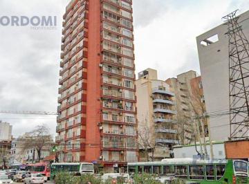 Departamento · 55m² · 3 Ambientes · Venta de Departamento en Lanús Oeste de 3 Ambientes Al Frente con Balcón
